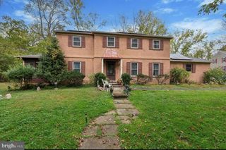 5 WESTGATE CIR, Malvern, PA 19355
