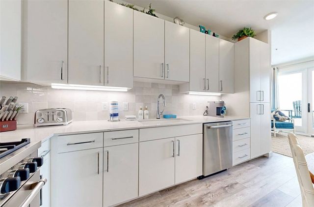 630 Center Square West 301, Port Aransas, TX 78373