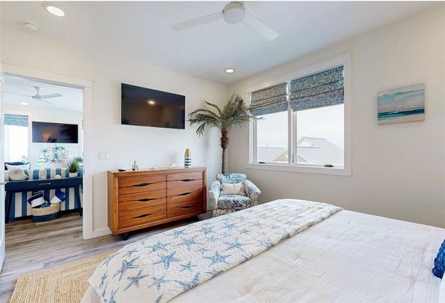 630 Center Square West 301, Port Aransas, TX 78373