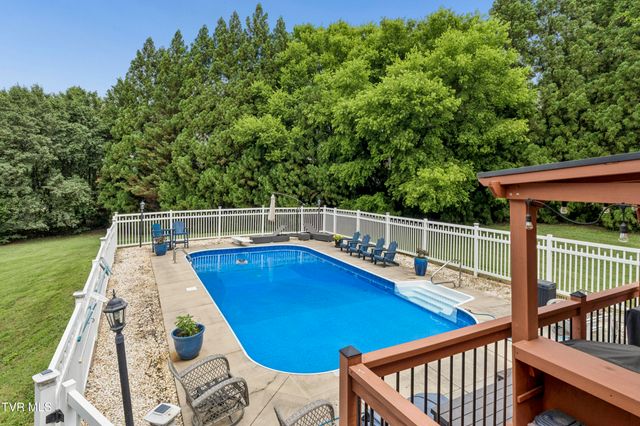 104 Lee Carter Drive, Johnson City, TN 37601