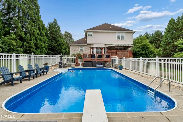 104 Lee Carter Drive, Johnson City, TN 37601