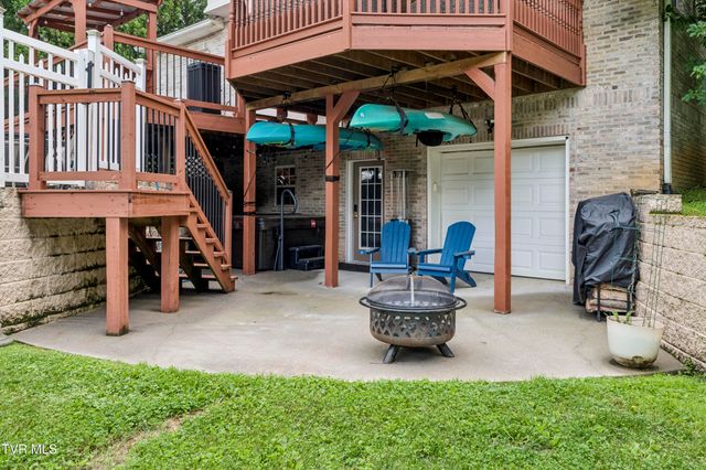 104 Lee Carter Drive, Johnson City, TN 37601