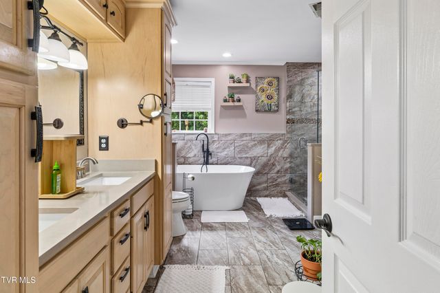 104 Lee Carter Drive, Johnson City, TN 37601