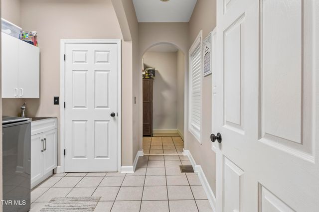 104 Lee Carter Drive, Johnson City, TN 37601