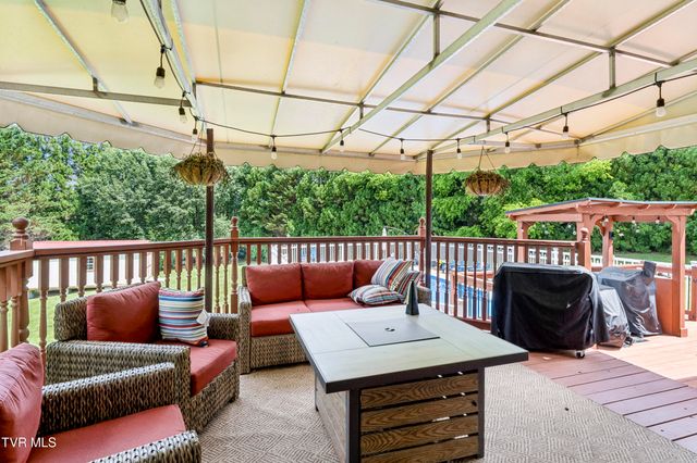 104 Lee Carter Drive, Johnson City, TN 37601