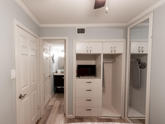 6102 Seawall Boulevard 212B, Galveston, TX 77551