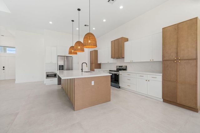 632 SE Seahouse Drive, Port St. Lucie, Port St Lucie, FL 34983