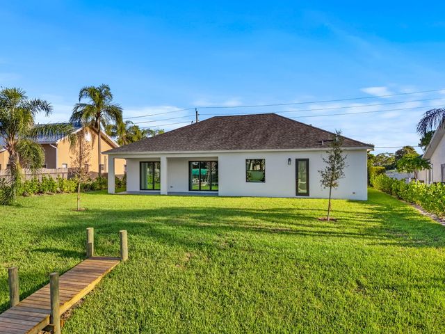 632 SE Seahouse Drive, Port St. Lucie, Port St Lucie, FL 34983