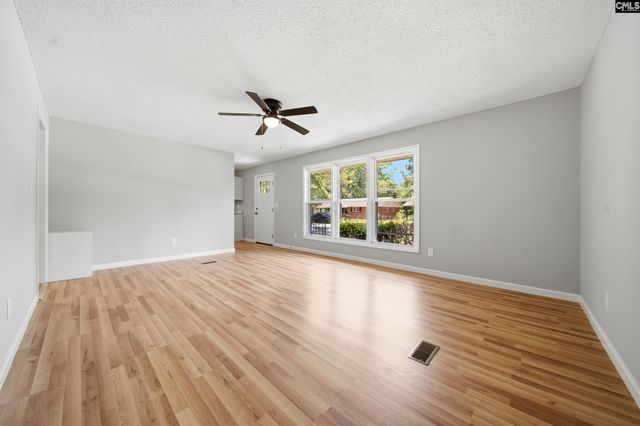 1040 E Sherwood Drive, Sumter, SC 29153