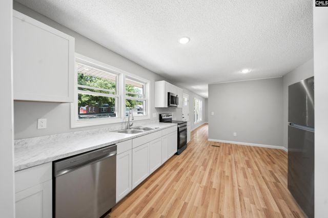 1040 E Sherwood Drive, Sumter, SC 29153