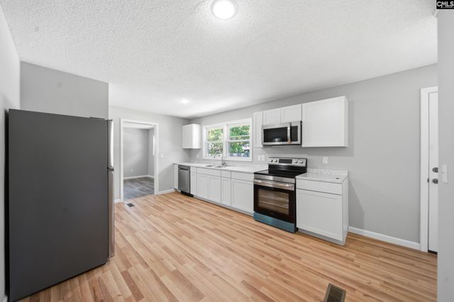 1040 E Sherwood Drive, Sumter, SC 29153