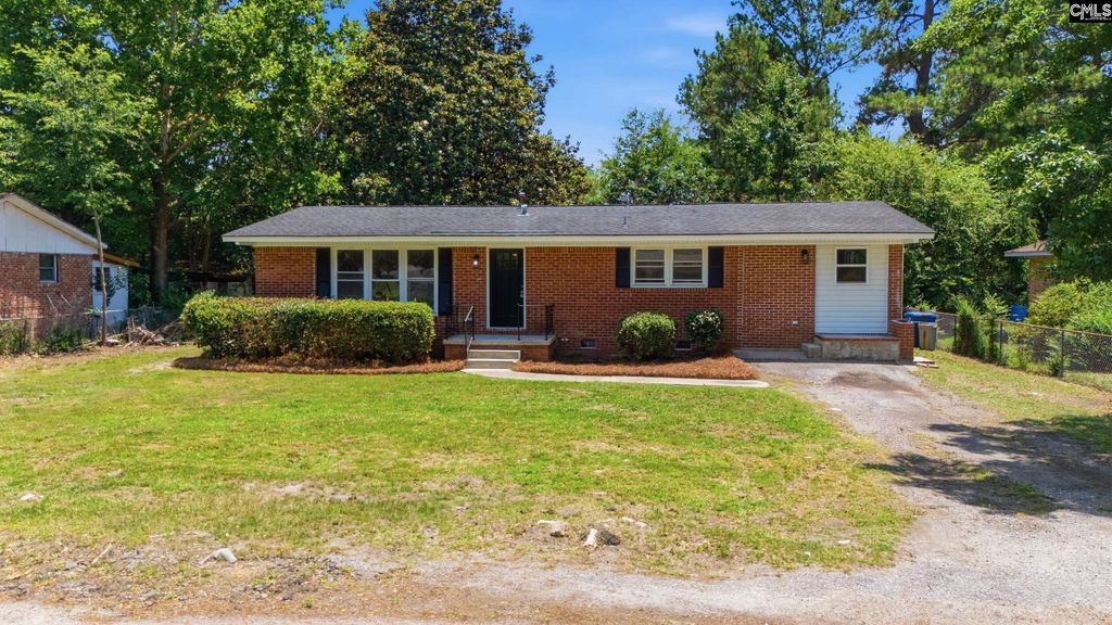 1040 E Sherwood Drive, Sumter, SC 29153
