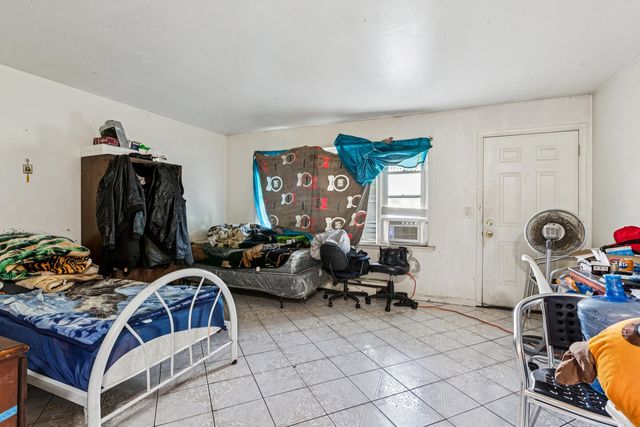 1115 E Algonquin Road 8, Arlington Heights, IL 60005