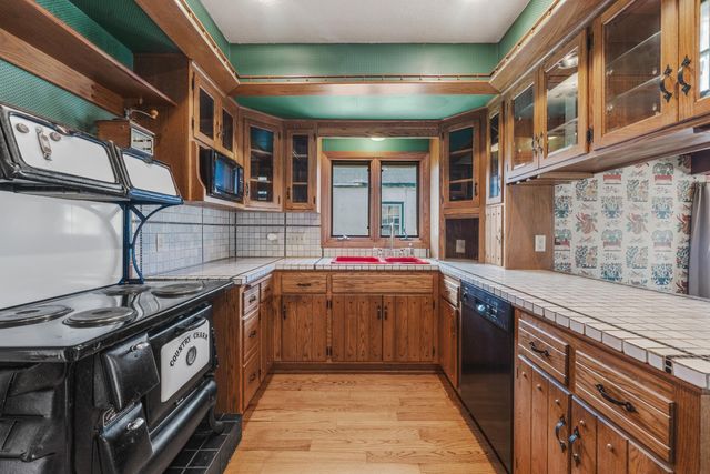 4143 Vincent Avenue N, Minneapolis, MN 55412