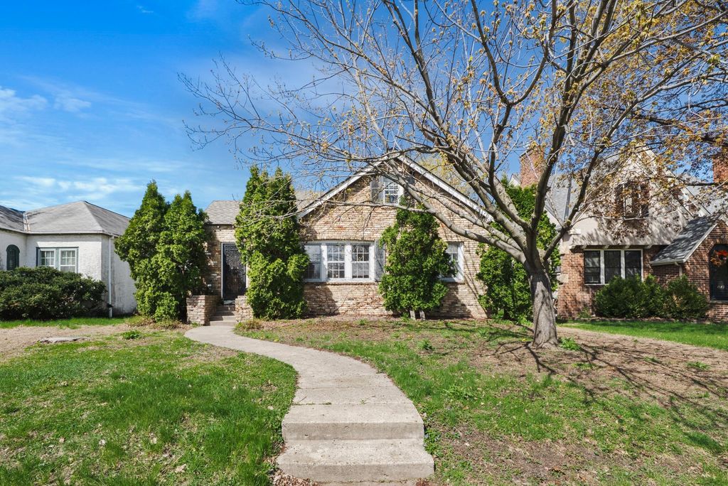 4143 Vincent Avenue N, Minneapolis, MN 55412