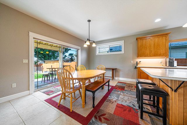 4584 Wolf Run Drive, Medford, OR 97504