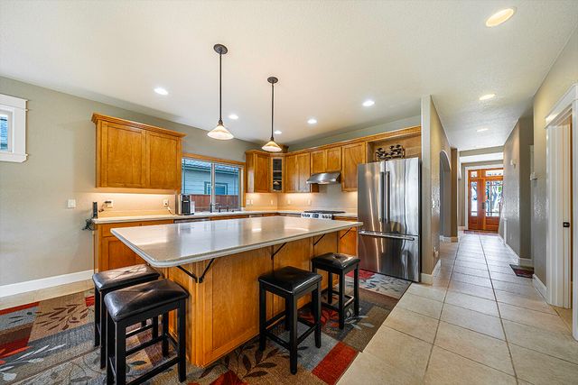 4584 Wolf Run Drive, Medford, OR 97504