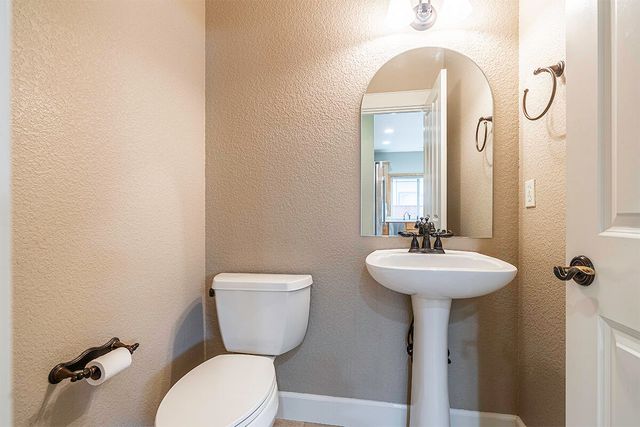 4584 Wolf Run Drive, Medford, OR 97504