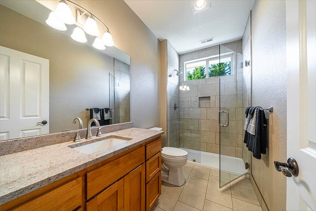 4584 Wolf Run Drive, Medford, OR 97504