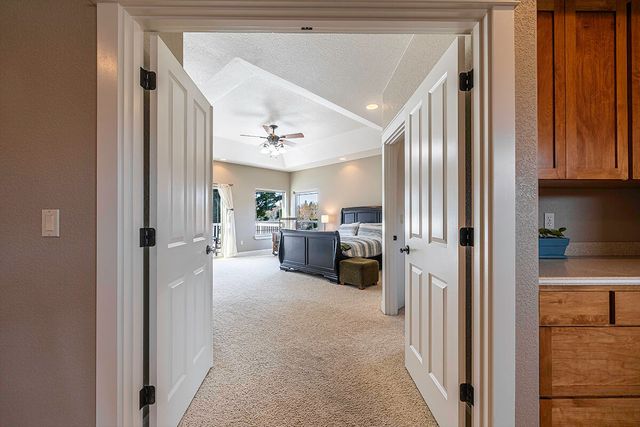 4584 Wolf Run Drive, Medford, OR 97504