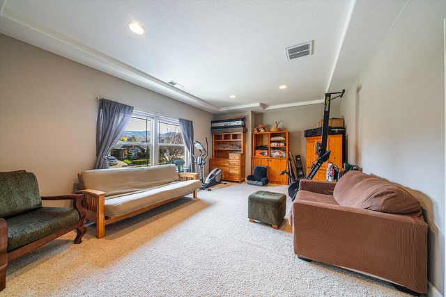 4584 Wolf Run Drive, Medford, OR 97504