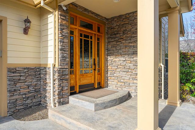 4584 Wolf Run Drive, Medford, OR 97504