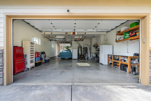 4584 Wolf Run Drive, Medford, OR 97504