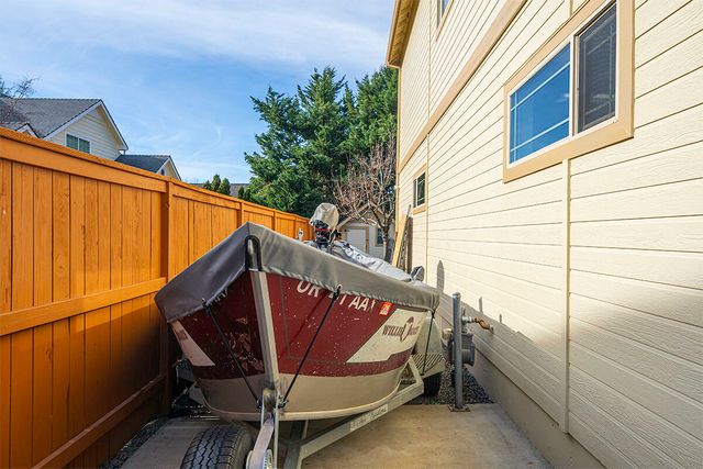 4584 Wolf Run Drive, Medford, OR 97504