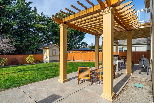 4584 Wolf Run Drive, Medford, OR 97504