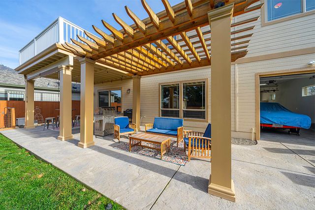 4584 Wolf Run Drive, Medford, OR 97504