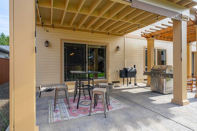 4584 Wolf Run Drive, Medford, OR 97504