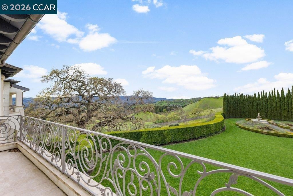 Image 12 of property listing at 10 10 Serenity Ln, Alamo, CA 94507