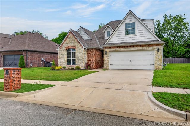 3224 Boardwalk Court, Bartlesville, OK 74006