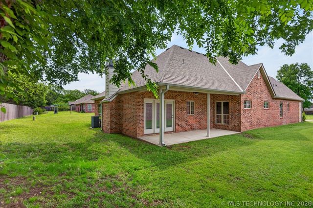 3224 Boardwalk Court, Bartlesville, OK 74006