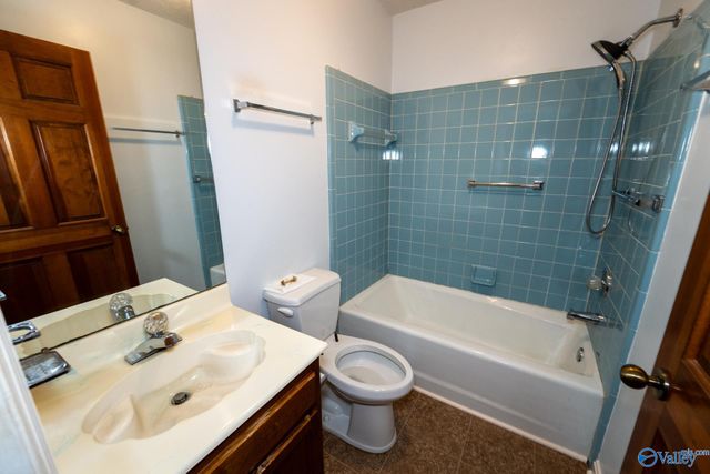 500 Tumpkins Lane, Huntsville, AL 35811