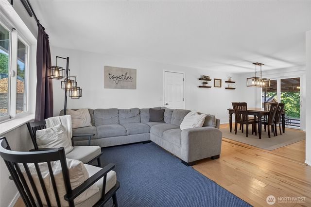 5986 Sunshine Drive, Ferndale, WA 98248