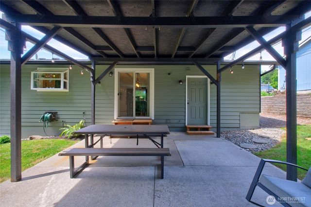 5986 Sunshine Drive, Ferndale, WA 98248
