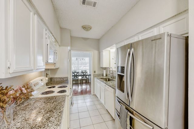 2420 Northlake Court, Irving, TX 75038