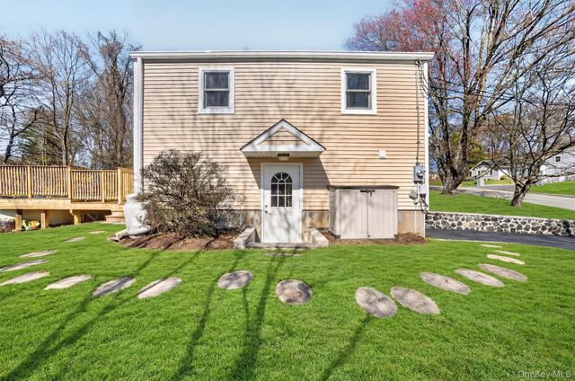 9 Ridge Road, Cortlandt Manor, NY 10567