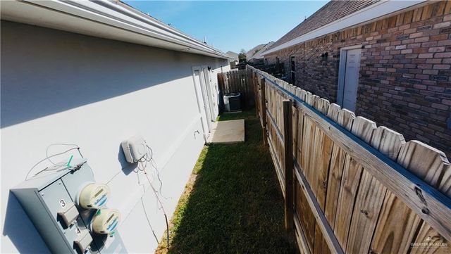 408 Carlisle Avenue 3, Edinburg, TX 78539