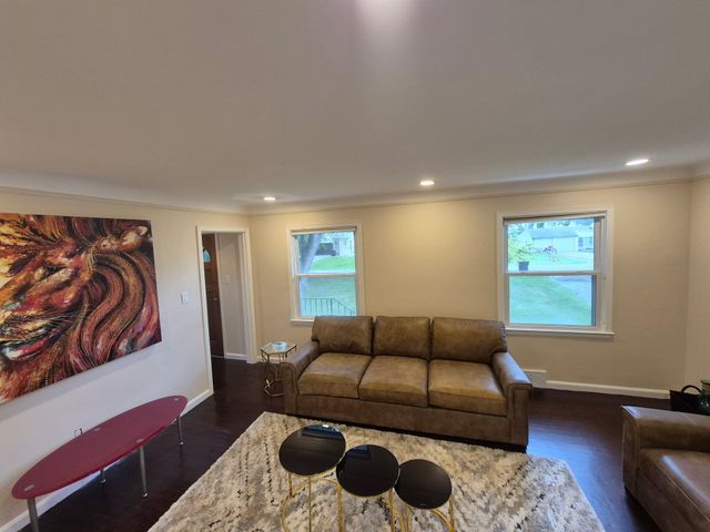 25725 Dunbar Street, Southfield, MI 48033