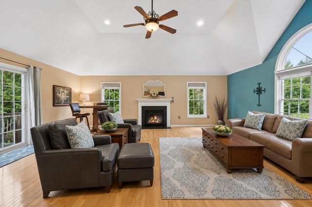 8 Margaret Circle, Mont Vernon, NH 03057