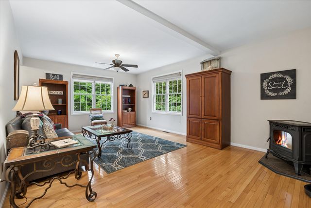 8 Margaret Circle, Mont Vernon, NH 03057