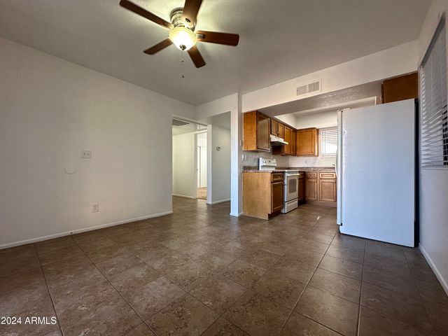 2650 E MCKELLIPS Road 204, Mesa, AZ 85213
