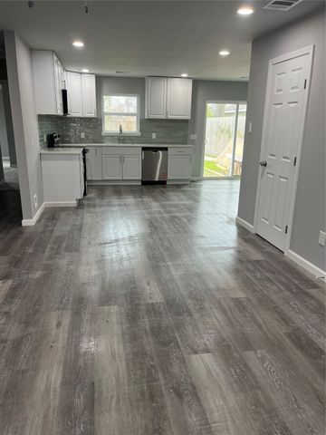 3228 Elsie Faye Heggins Street, Dallas, TX 75215