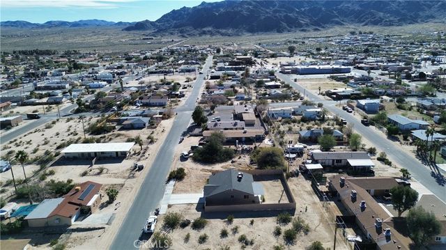 6352 Smoketree Avenue, 29 Palms, CA 92277