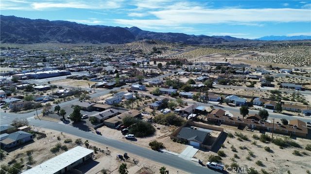 6352 Smoketree Avenue, 29 Palms, CA 92277