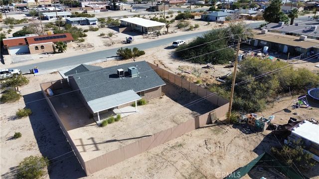 6352 Smoketree Avenue, 29 Palms, CA 92277
