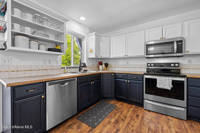 688 N SPARKLEWOOD CT, Post Falls, ID 83854