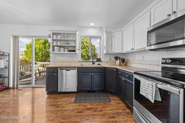 688 N SPARKLEWOOD CT, Post Falls, ID 83854